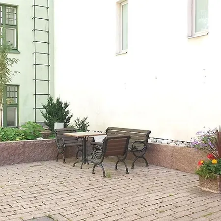 *urban Studio* 32m2, Wifi, Own Entrance Huoneisto Helsinki