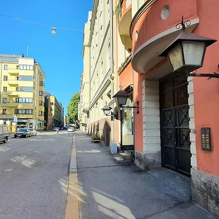 *urban Studio* 32m2, Wifi, Own Entrance