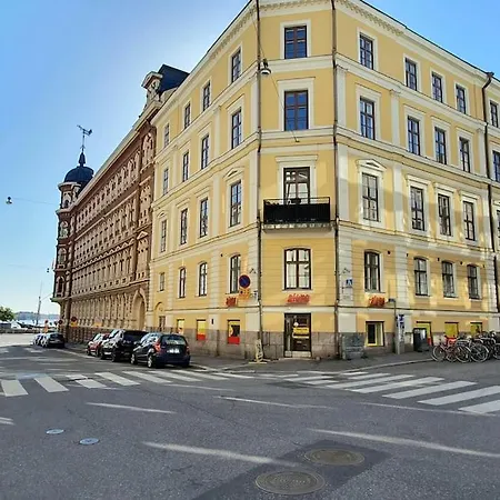 *urban Studio* 32m2, Wifi, Own Entrance
